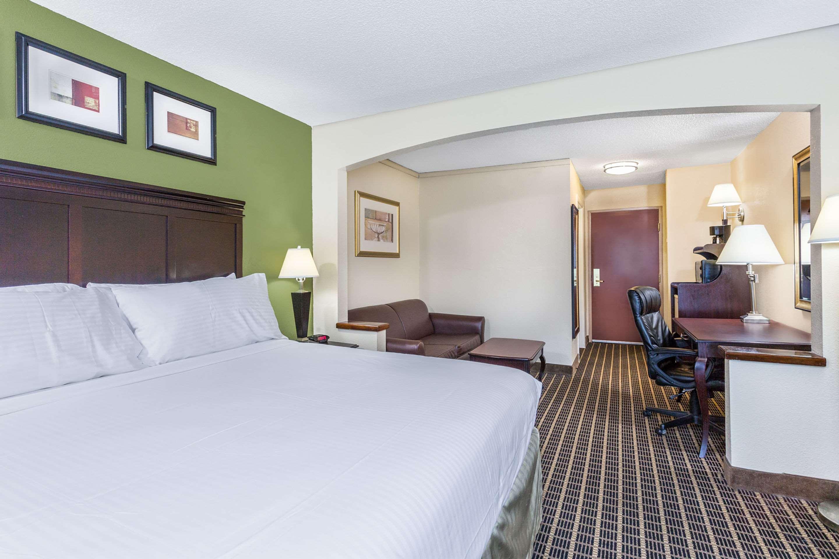 Clarion Pointe South Boston - Danville East Buitenkant foto